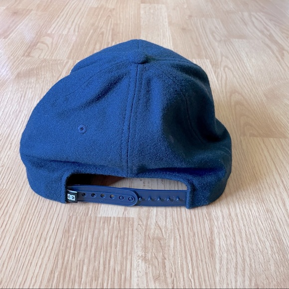 DC Flexfit Snapback Hat - Picture 2 of 6